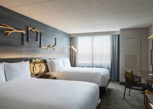 renaissance full double bed room view